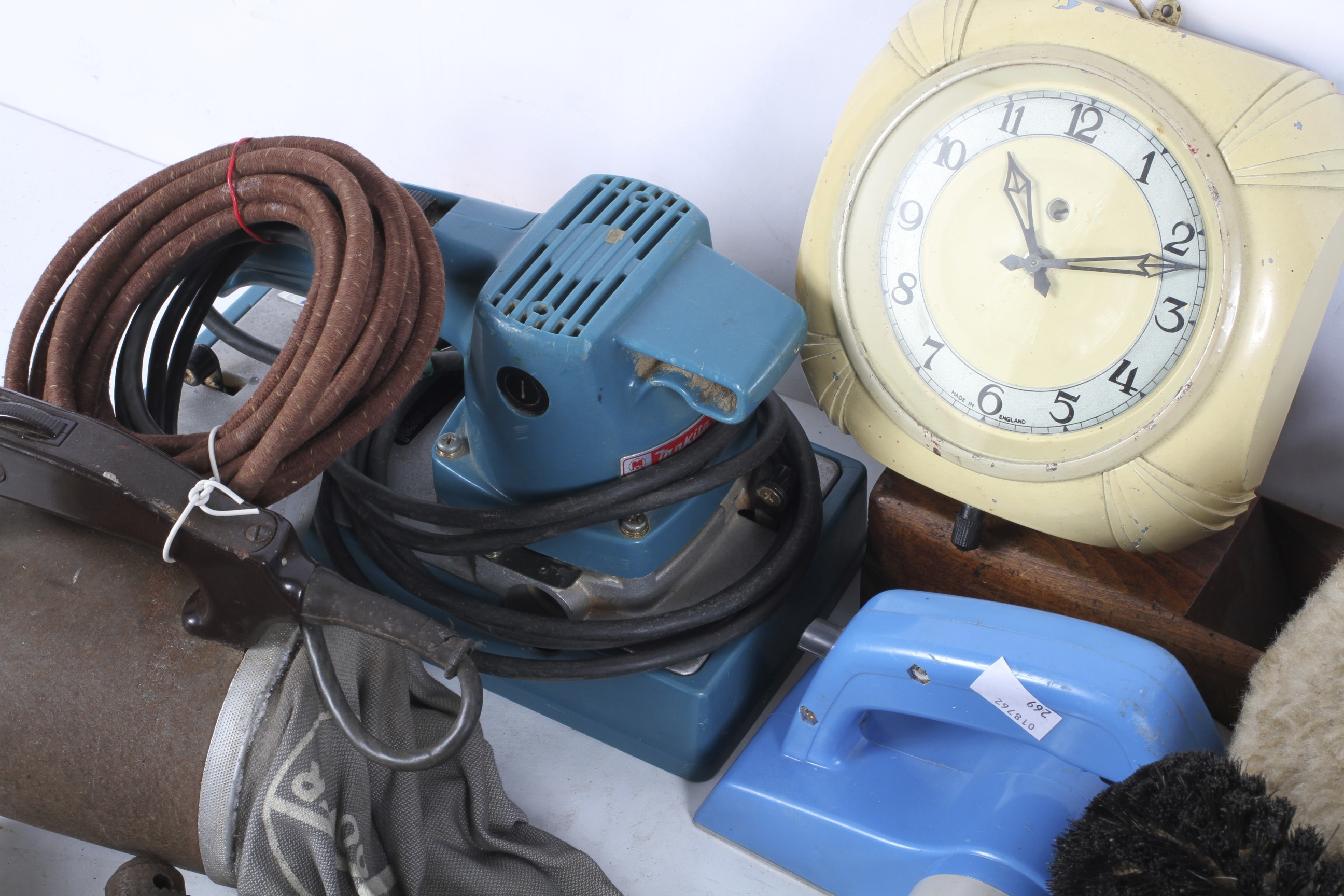 A box of tools including a Makita Power Plane, an Art Deco clock, - Image 2 of 3