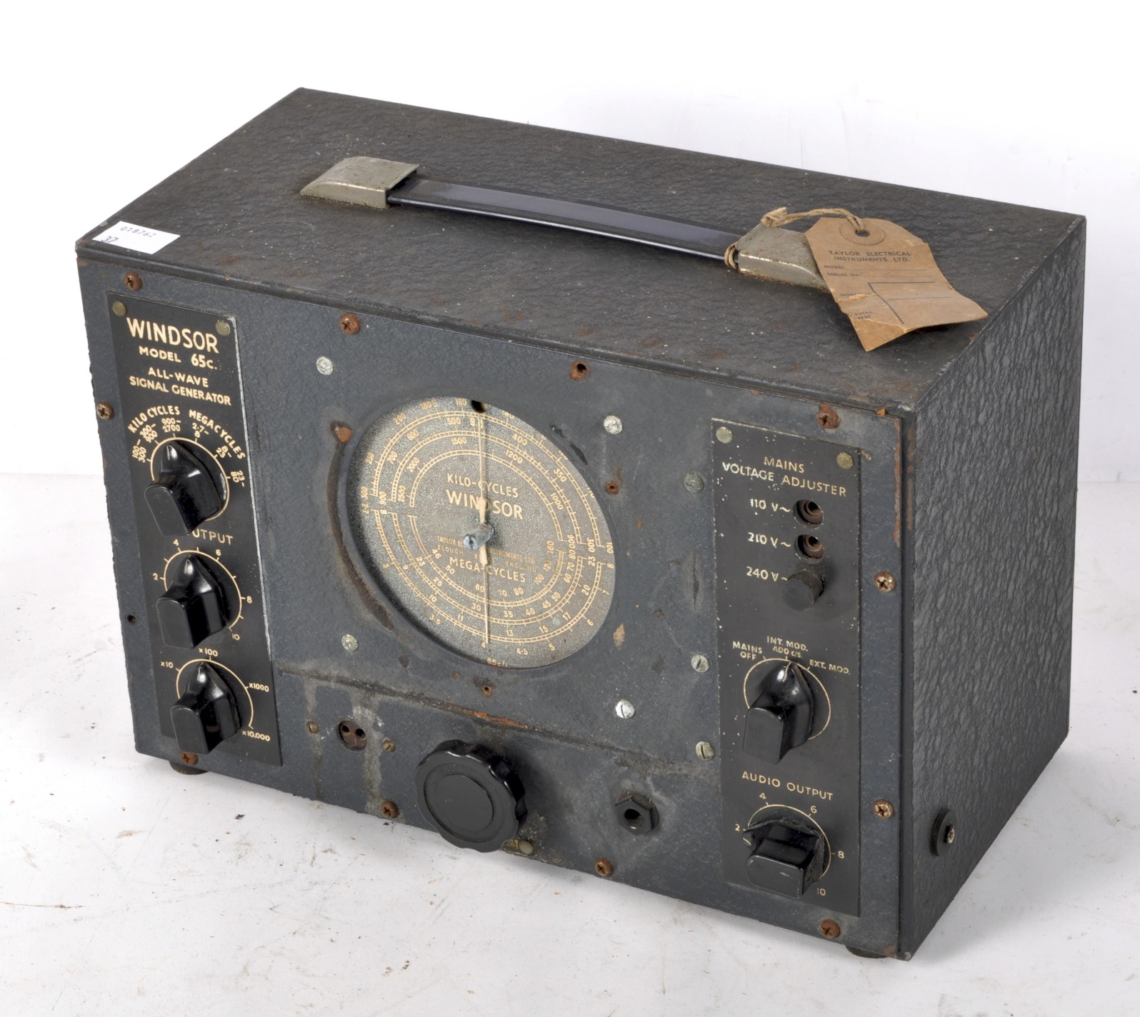 A WWII Windsor model 65C all wave signal generator,