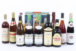 A collection of alcohol, including: Sancerre, Sichel et Fils Freres, Sichel, 1982, 70 cl.
