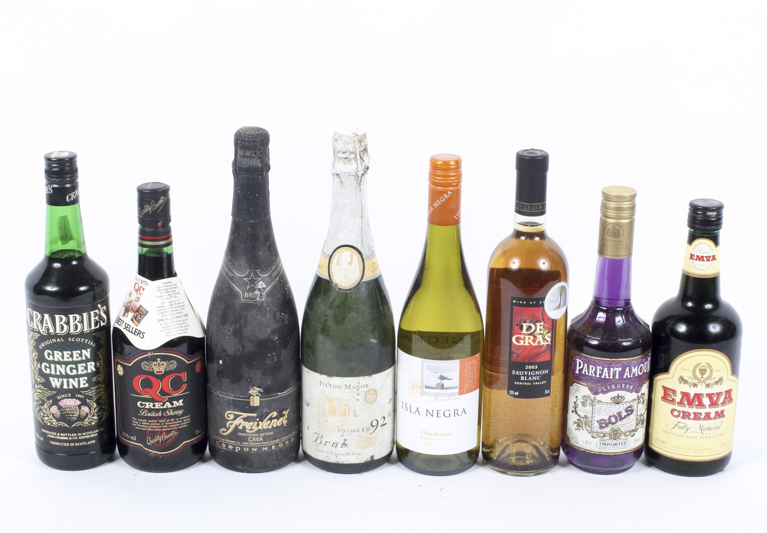 A collection of alcohol, including: two bottles of Drambuie, 40% Vol, 75 cl, Pilton Mannor, 1992, - Image 2 of 2