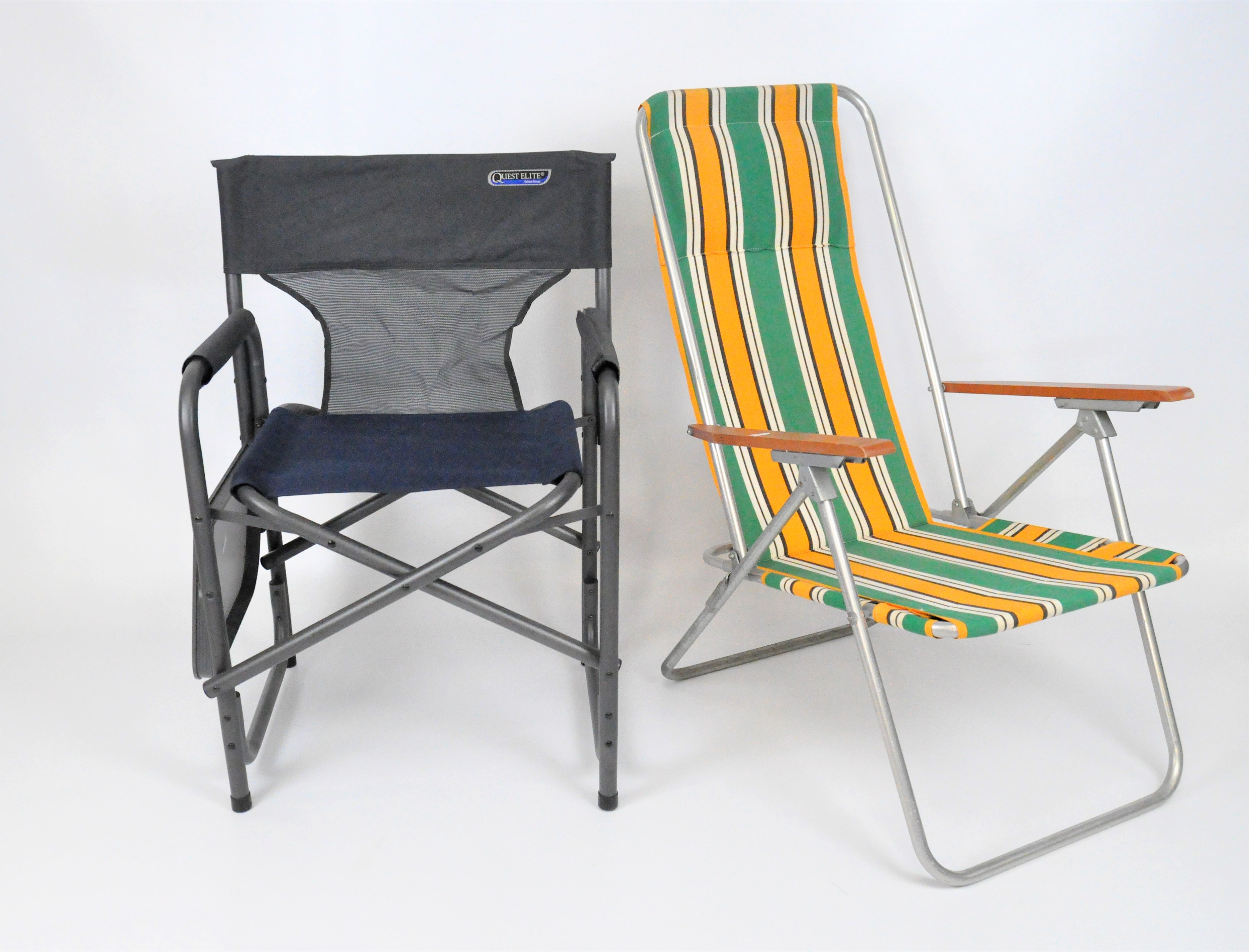 A vintage 371 deck chair with striped fabric,