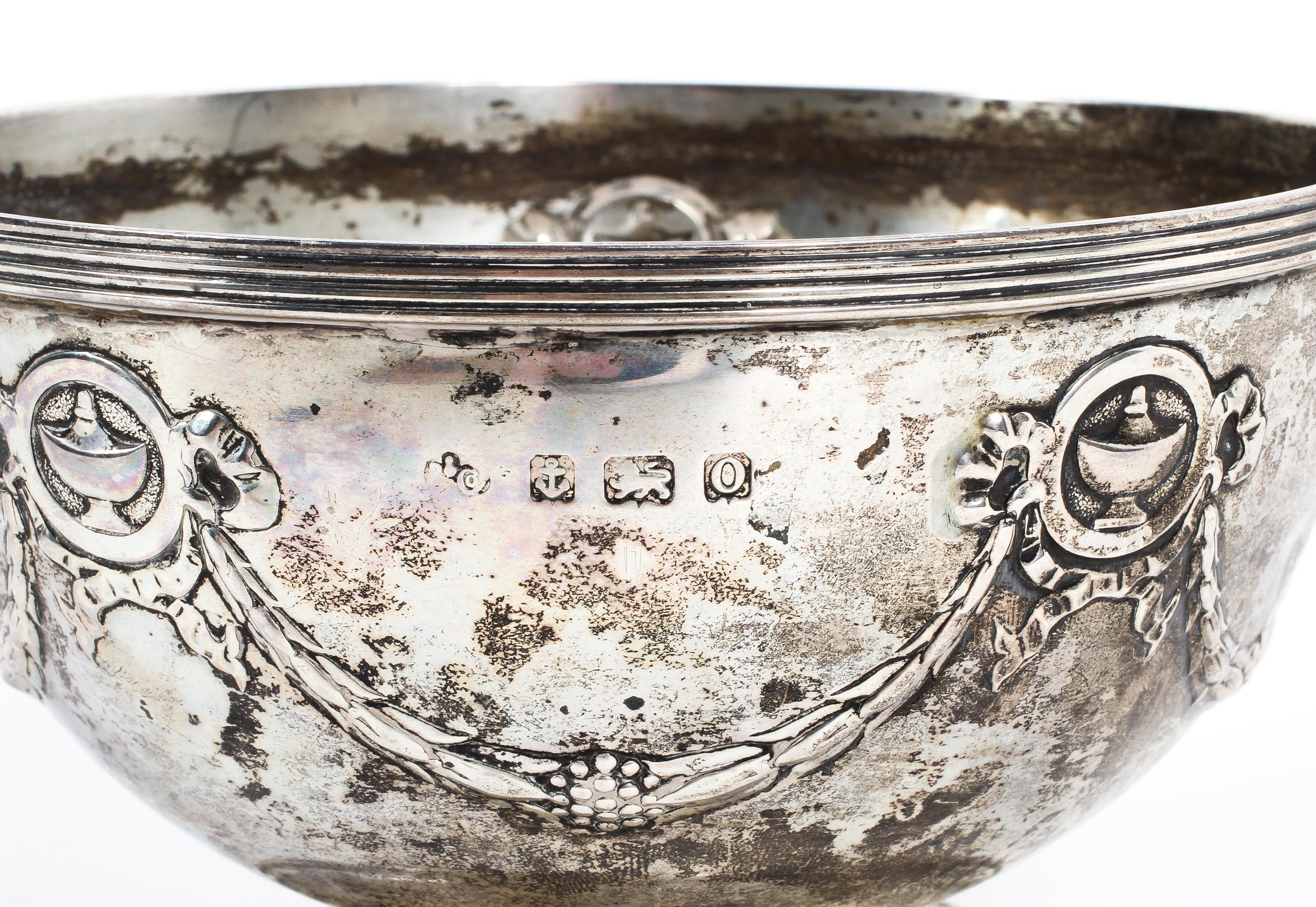 A sterling silver circular footed bowl with swags and garland decoration by Elkington & Co. - Image 2 of 2
