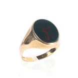 A 9ct gold gentleman's signet ring with oval bloodstone panel, 4.5g, Size R.