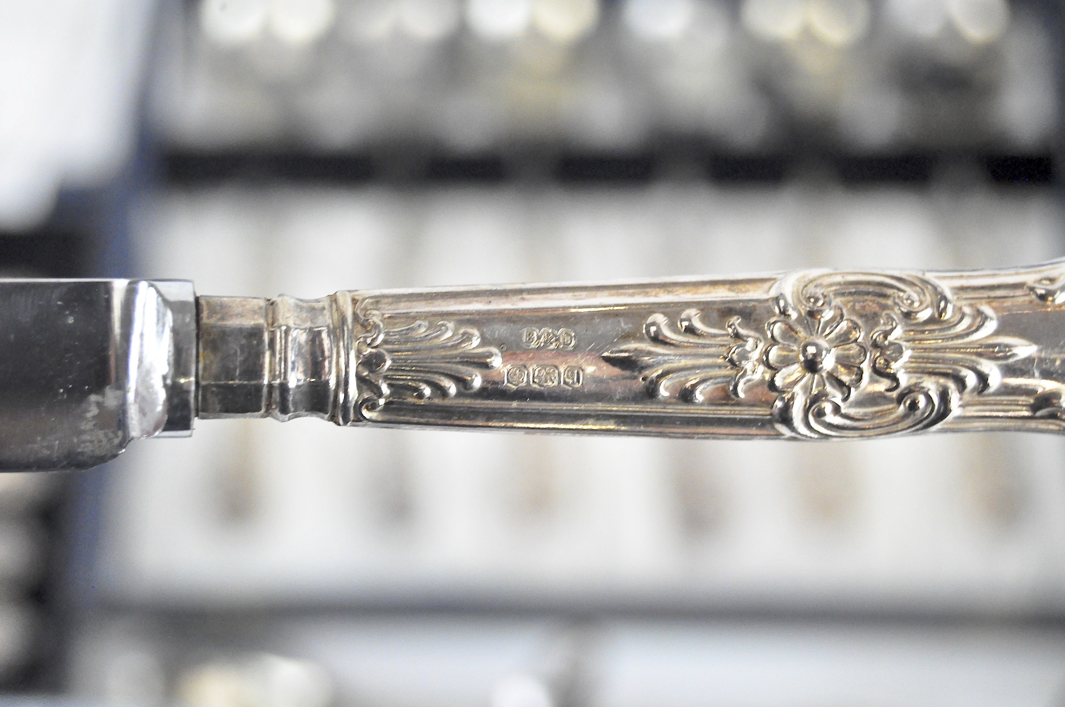 A quantity of vintage silver plate including a boxed set of knives, one of soup spoons, jugs, - Image 2 of 2