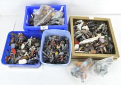 A large collection of plastic and metal toy soldiers, including Airfix, Andrea, Historex,
