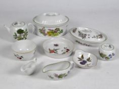Assorted Royal Worcester ceramics, including Evesham and Country Kitchen,