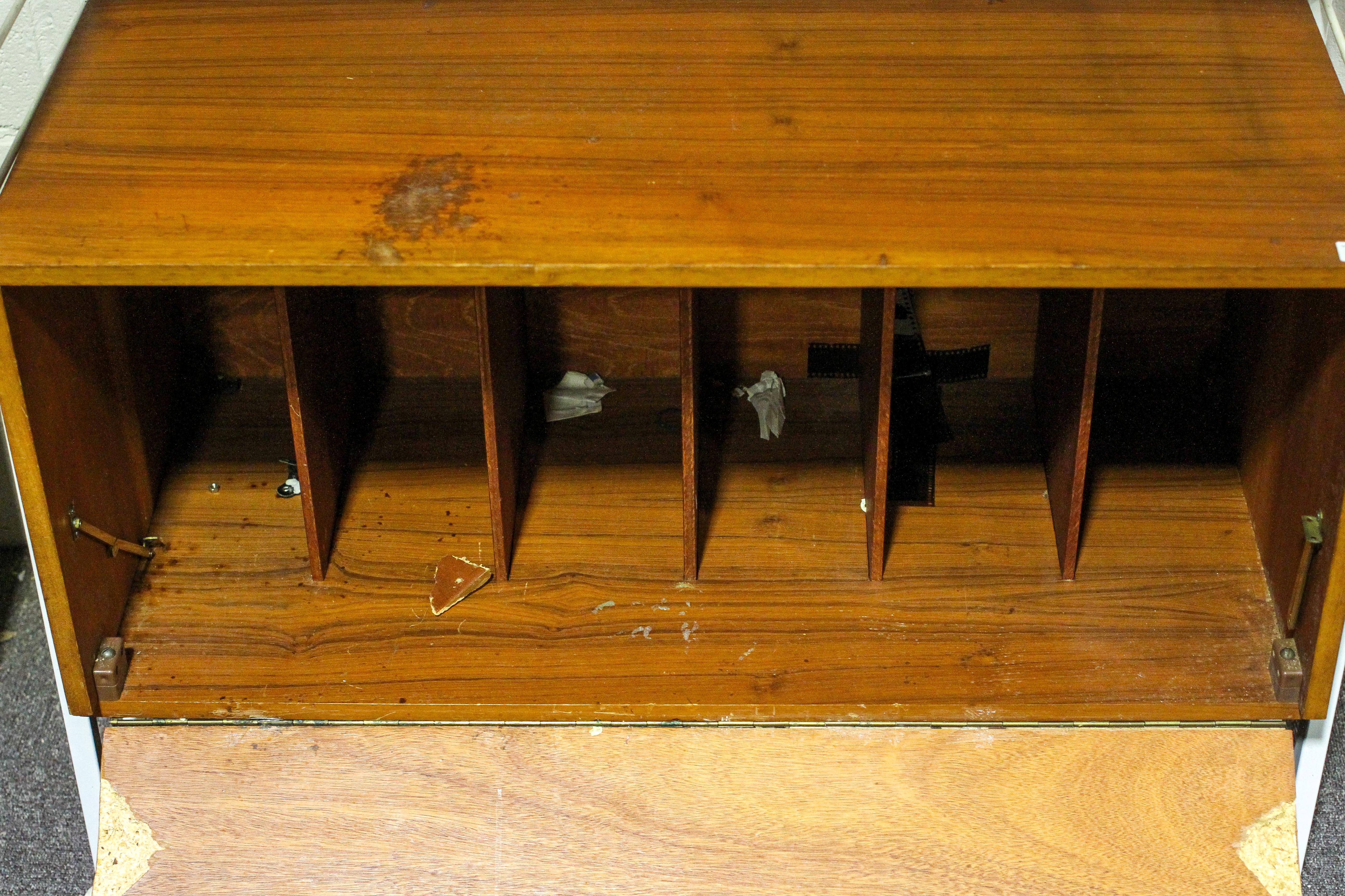 A Ladderax shelving unit with white shelves, mid-century, - Image 2 of 2