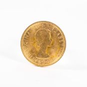 An Elizabeth II gold sovereign, 1958, 7.9g.