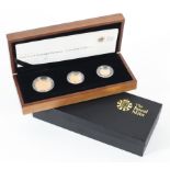 An Elizabeth II double Sovereign and half Sovereign 2010 set.