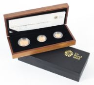 An Elizabeth II double Sovereign and half Sovereign 2010 set.