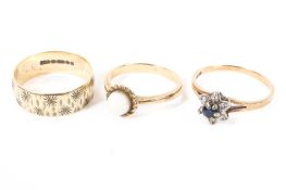 Three 9ct gold rings in various sizes, 7g.