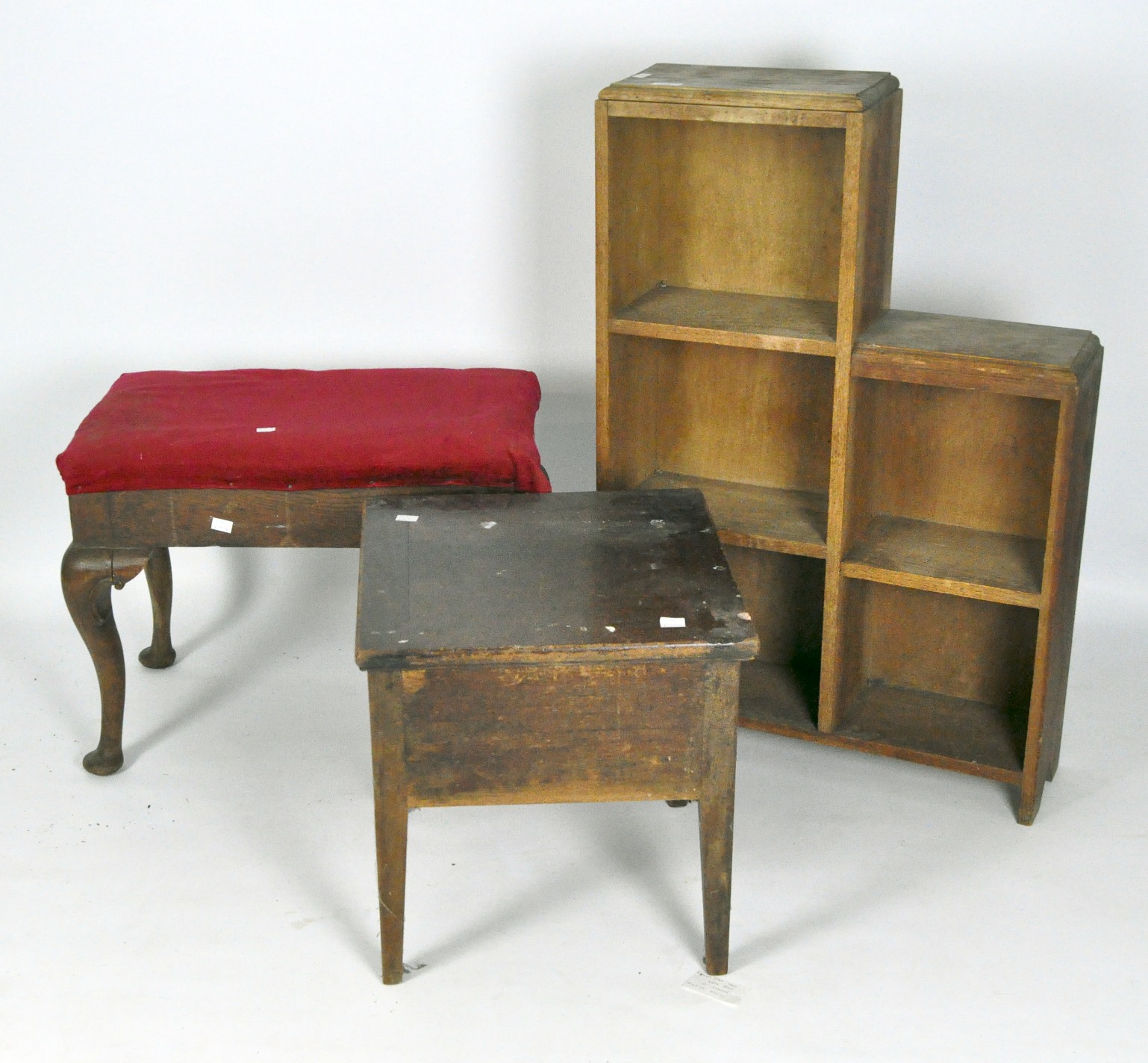 A mid 20th Century oak shelving unit, 92cm x 61, and more