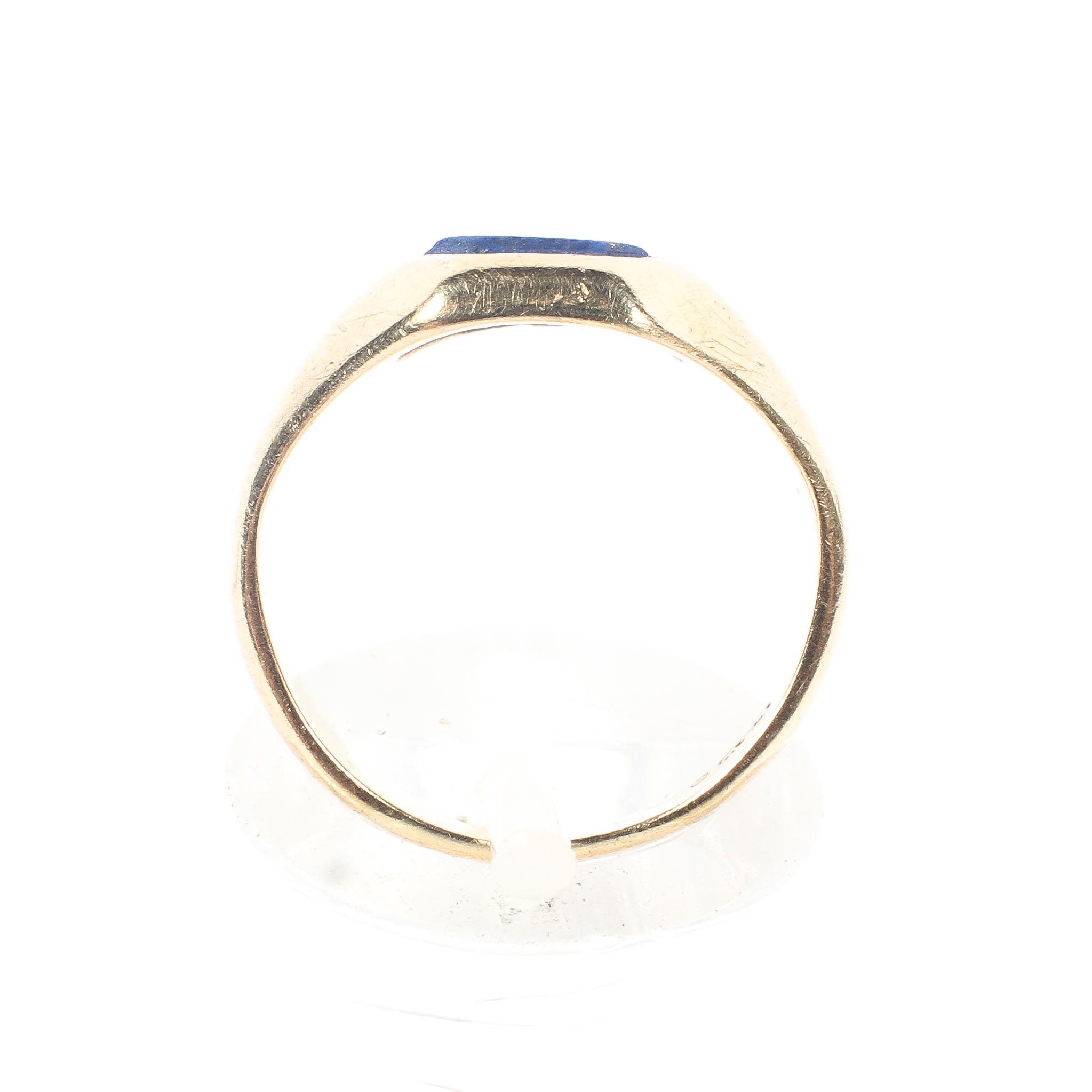 A 9ct gold gentleman's signet ring set with lapis lazuli panel, - Image 3 of 4