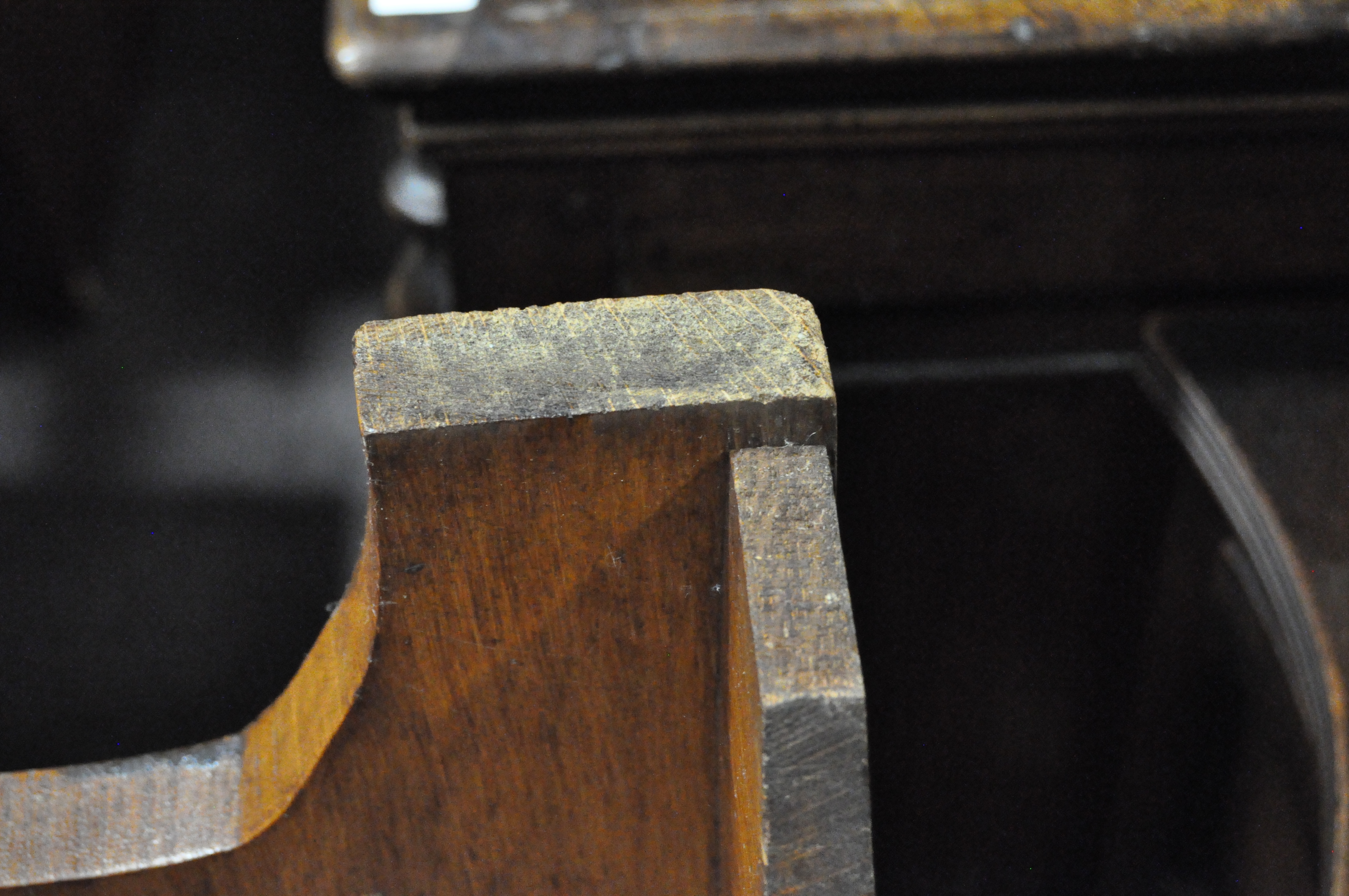 An Arts and Crafts oak chair, attributed to Wylie & Lochhead (Glasgow), circa 1900, - Image 6 of 9