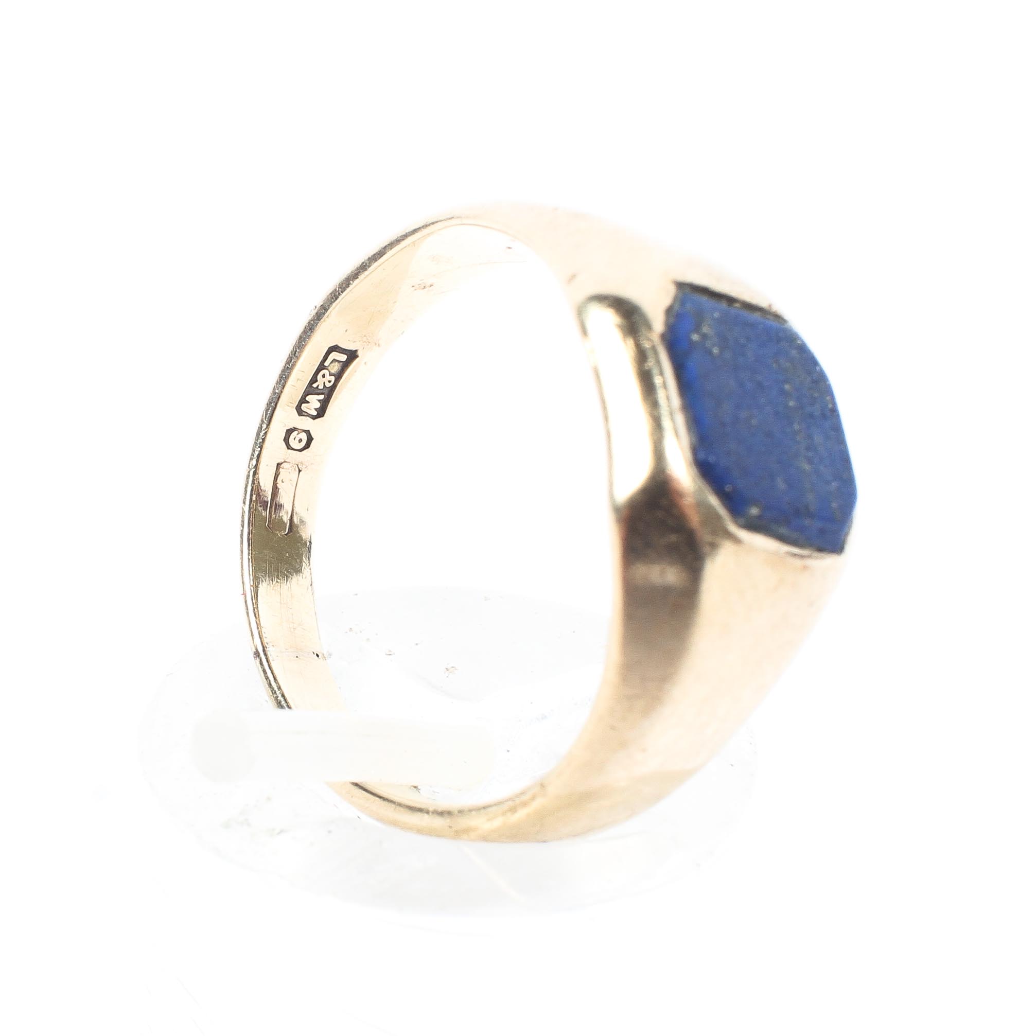 A 9ct gold gentleman's signet ring set with lapis lazuli panel, - Image 4 of 4