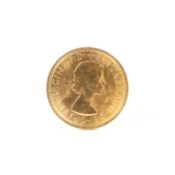 An Elizabeth II 1968 Gold Sovereign 8.0g.