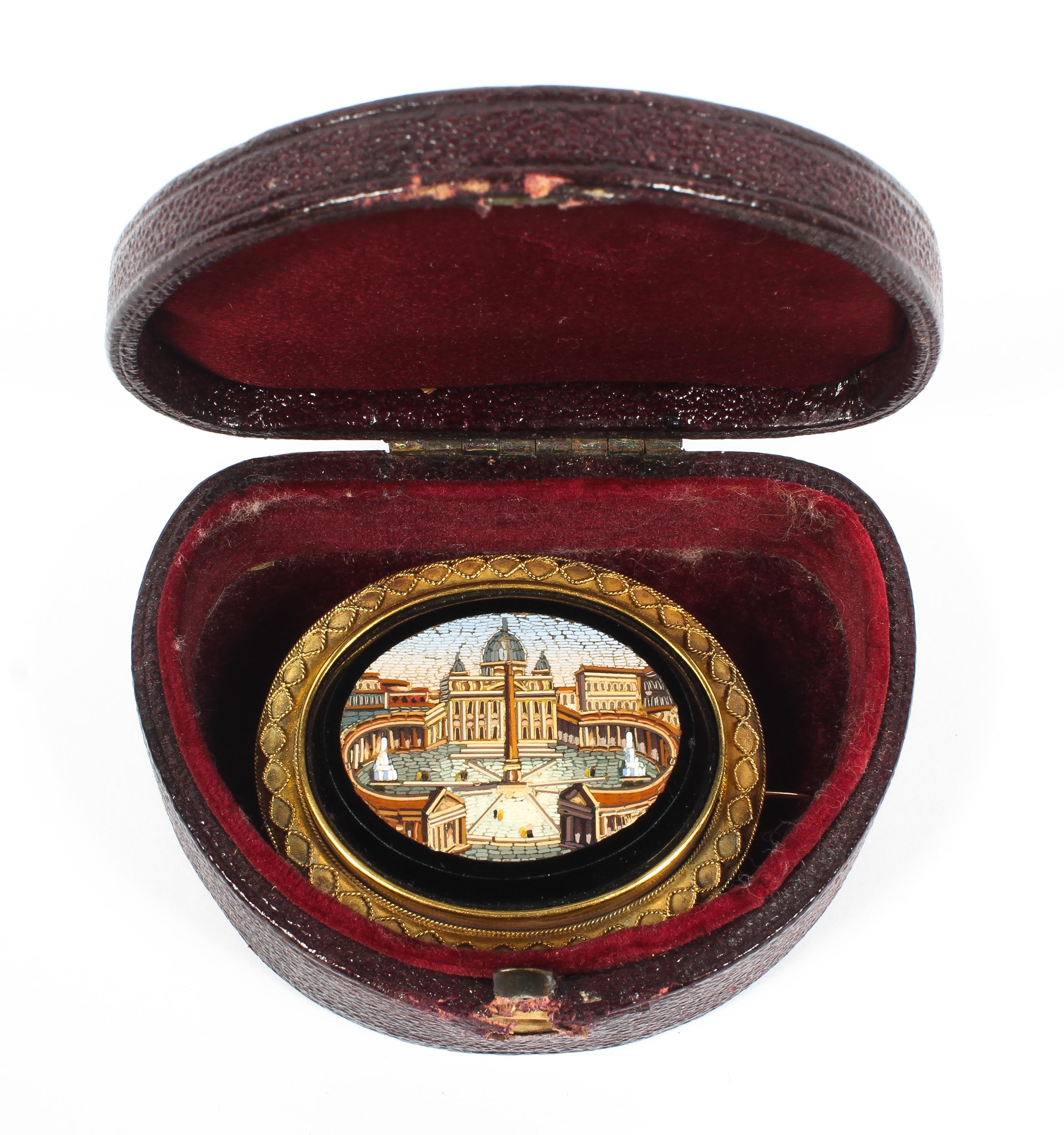 A 19th century yellow metal grand tour micro mosaic brooch depicting the Vatican, Rome, - Image 4 of 4