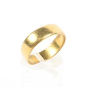 A 22ct gold wedding band. 4.7g. Size O.