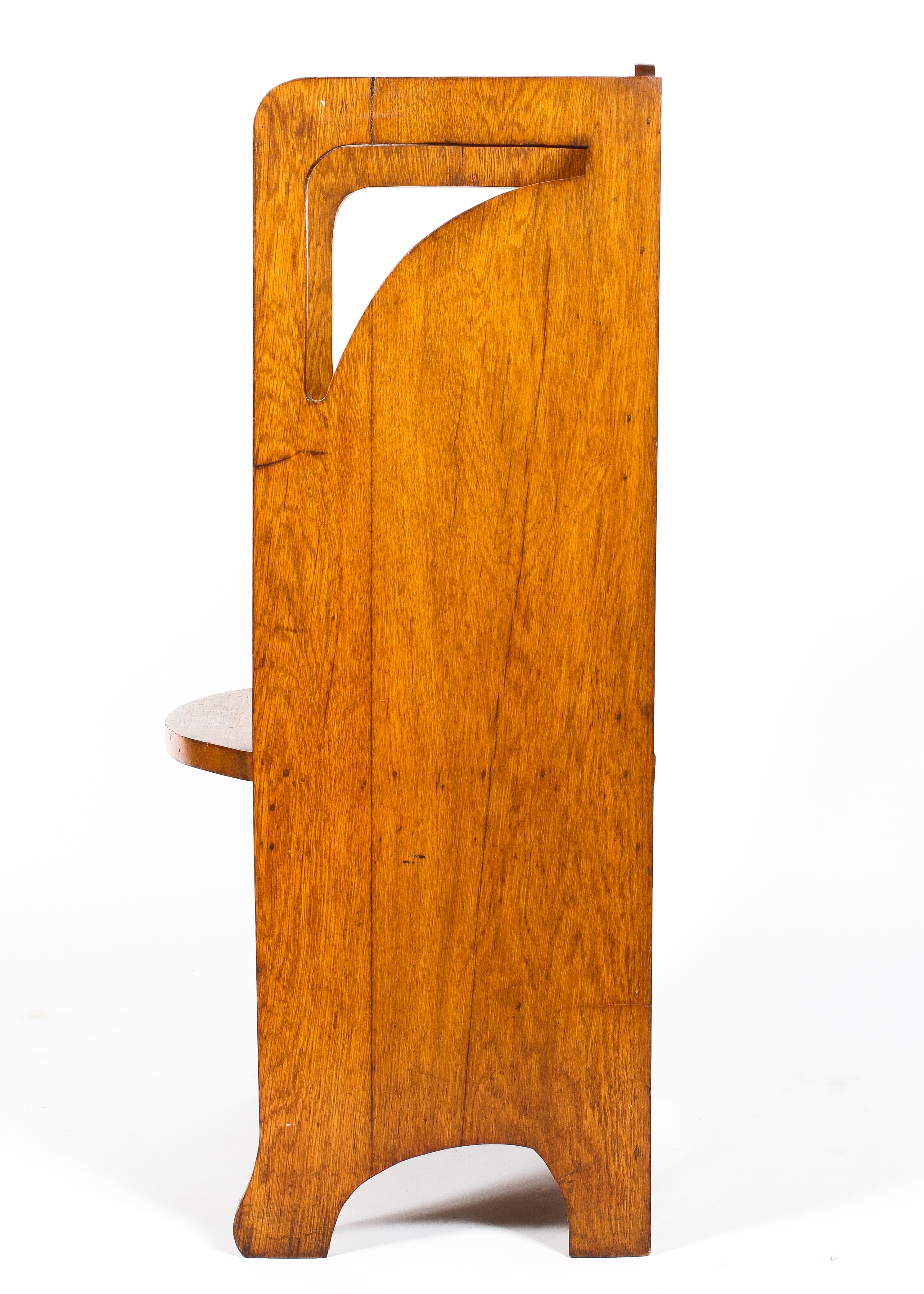 An Arts and Crafts oak chair, attributed to Wylie & Lochhead (Glasgow), circa 1900, - Image 2 of 9