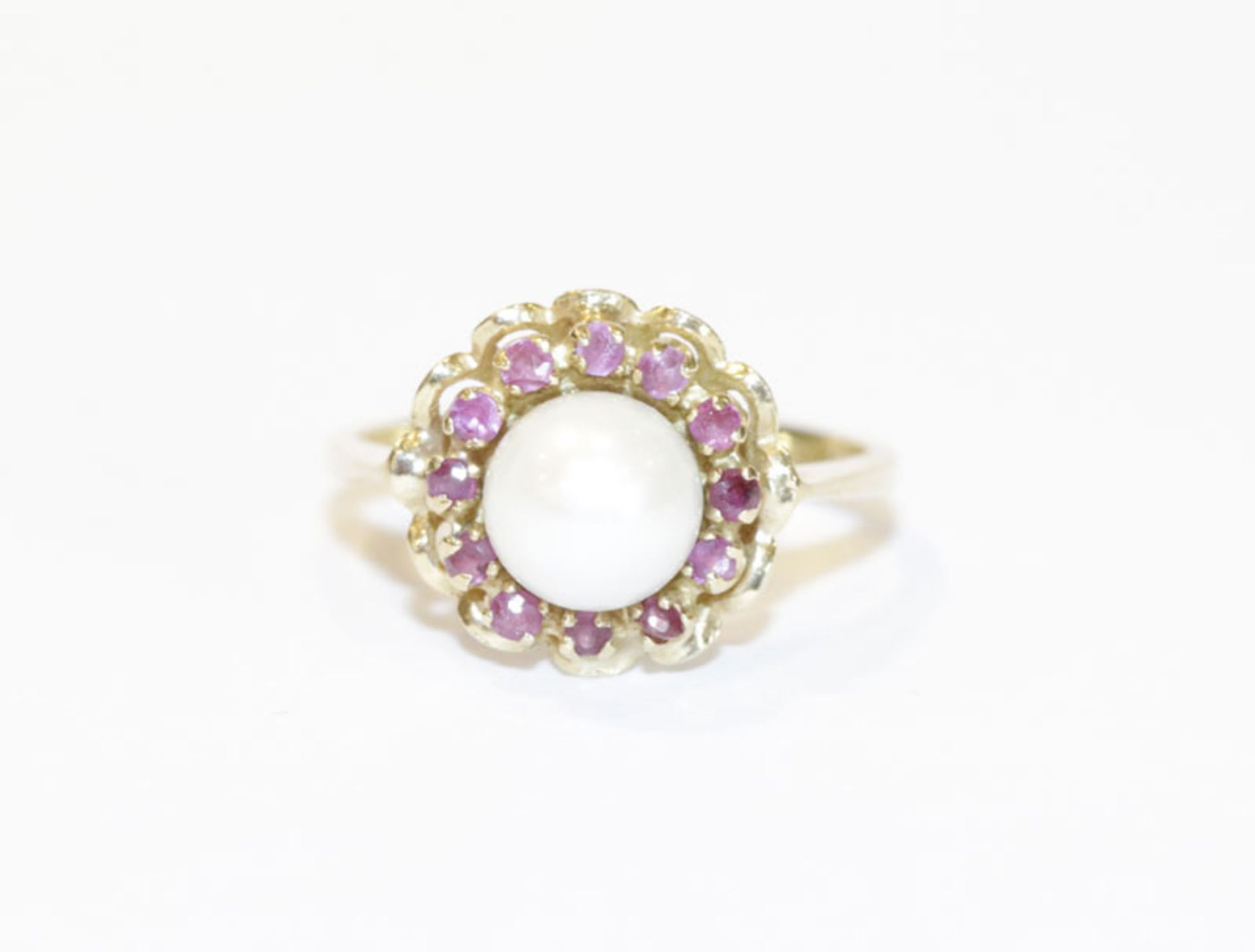 18 k Gelbgold Ring mit Perle und Rubinkranz, 3,7 gr., Gr. 52