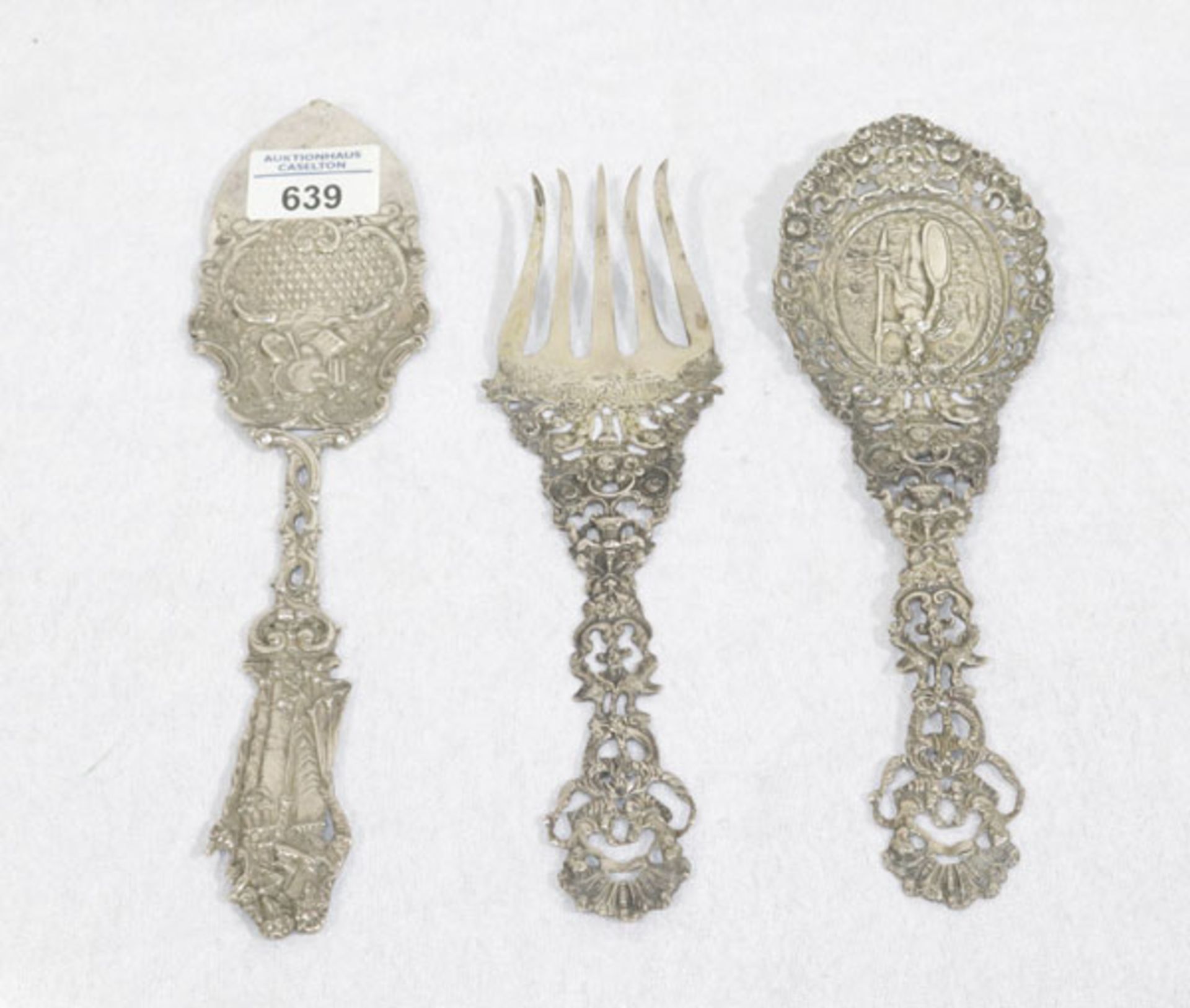 3 Silber Zierbesteckteile mit reicher Reliefverzierung, L 23,5/26,5 cm