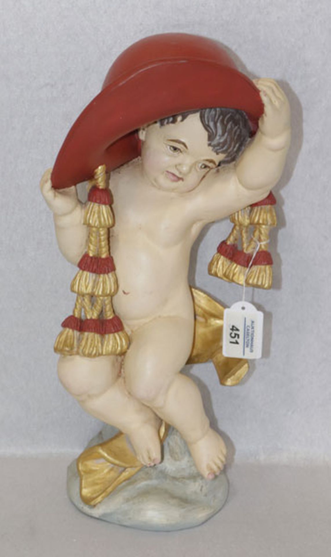 Holz Figurenskulptur 'Engel mit Kardinalshut', farbig gefaßt, H 39 cm, B 22 cm, T 15 cm, leicht best