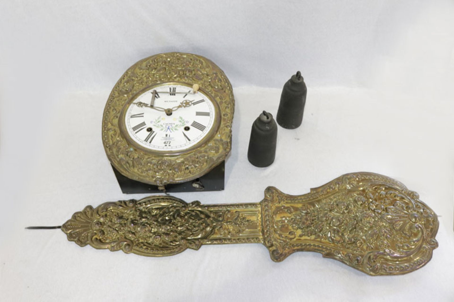 Comtoise Uhr, Emailzifferblatt, geprägtes Messingblech, 20. Jahrhundert, L 150 cm, B 36 cm, T 20 cm,
