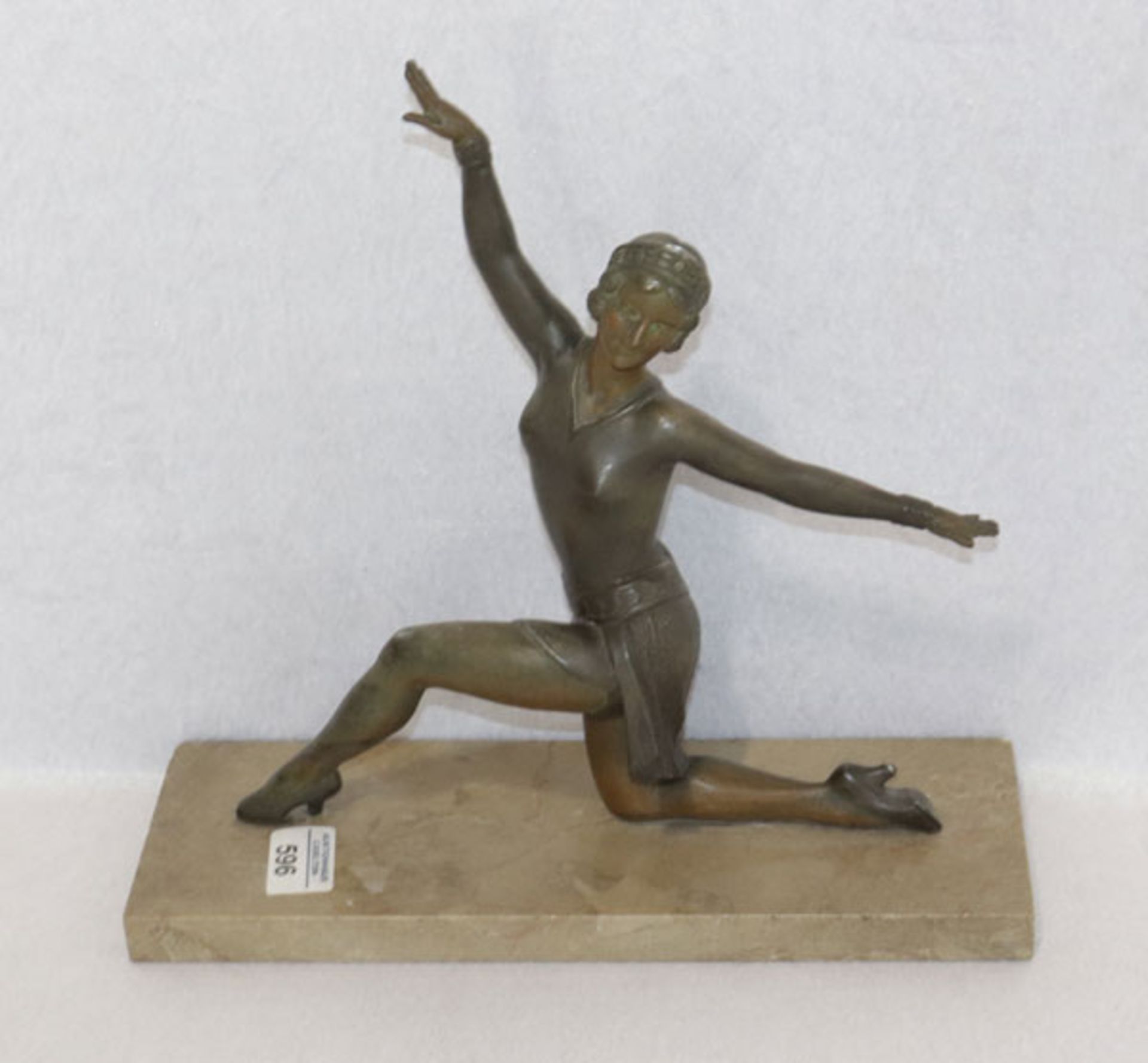 Metall Figur, verbronzt 'Tänzerin', auf Marmorsockel, bestossen, H 31 cm, B 33 cm, T 11 cm