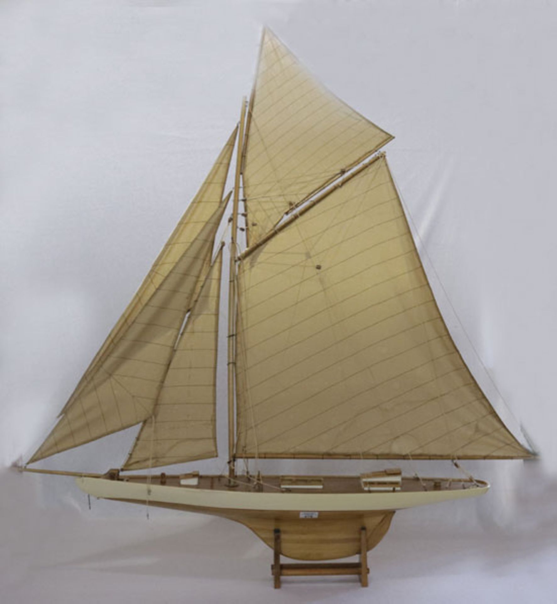 Holz Modell Segelschiff mit Stoffsegel, H 126 cm, B117 cm, Altersspuren, Abholung oder Versand per