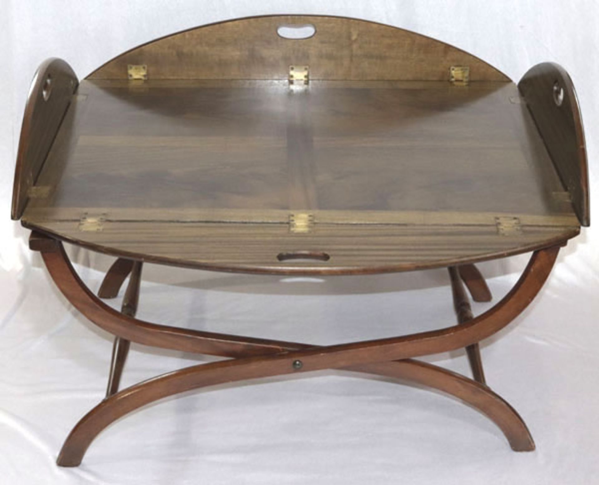 Butlers Tray auf klappbarem Tischgestell, H 47 cm, L 113 cm, B 93 cm, Gebrauchsspuren