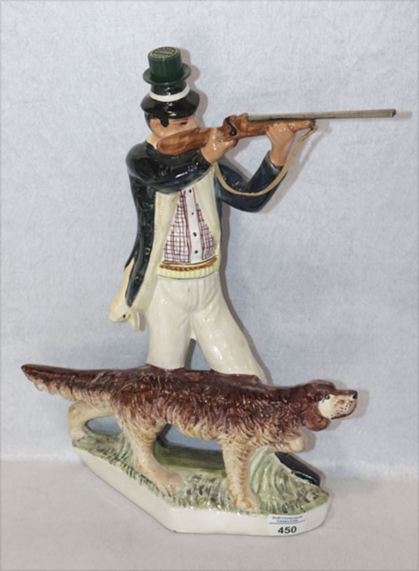 Keramik Karaffe 'Figurenskulptur Jäger mit Hund', H 45 cm, B 37 cm, T 12 cm, gut erhalten