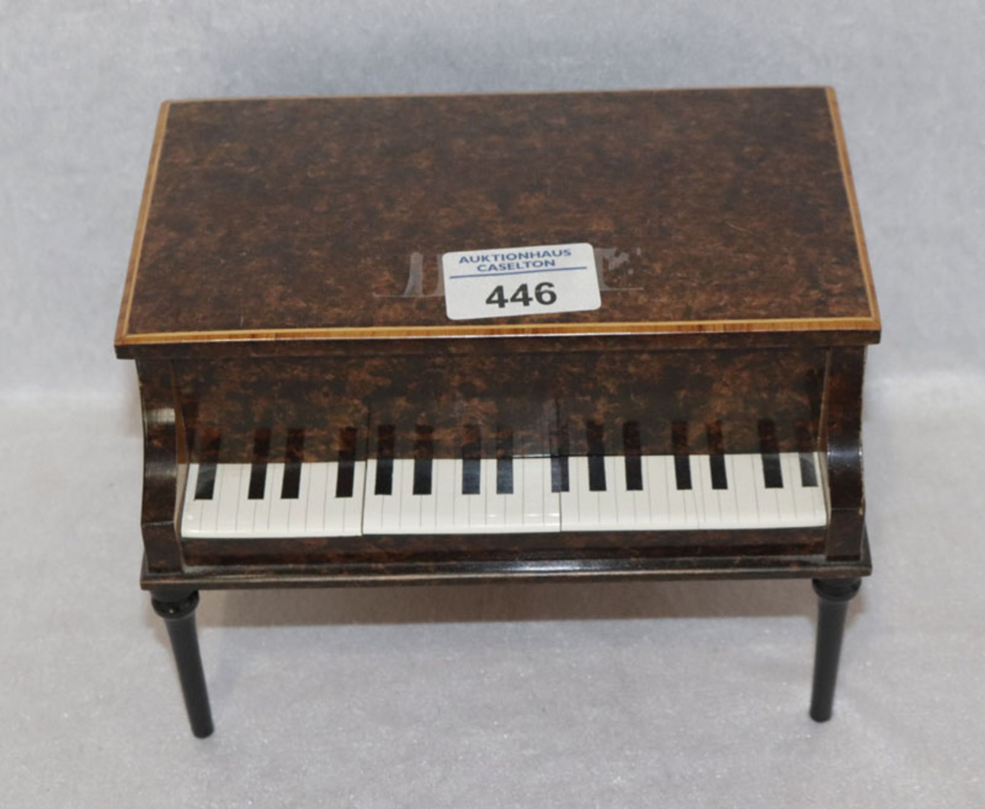 Holz Schmuckdose in Form eines Klaviers mit Spieluhr, Walzermelodien, H 13 cm, B 19 cm, T 13 cm, lei