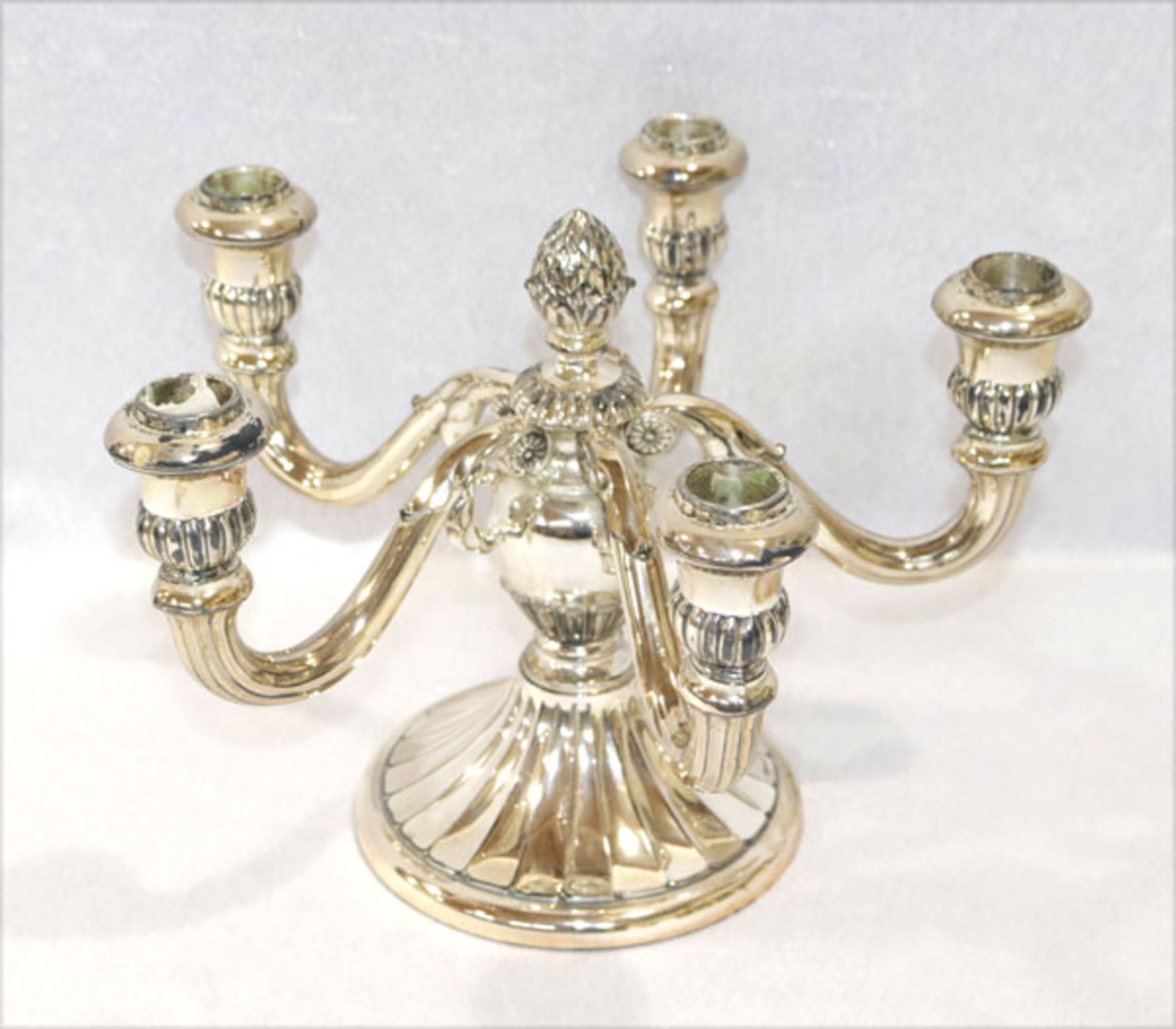 Kerzenleuchter in geschwungener Form, 5-armig, 835 Silber, 668 gr. Silber ohne Gewicht, H 22 cm, D 3