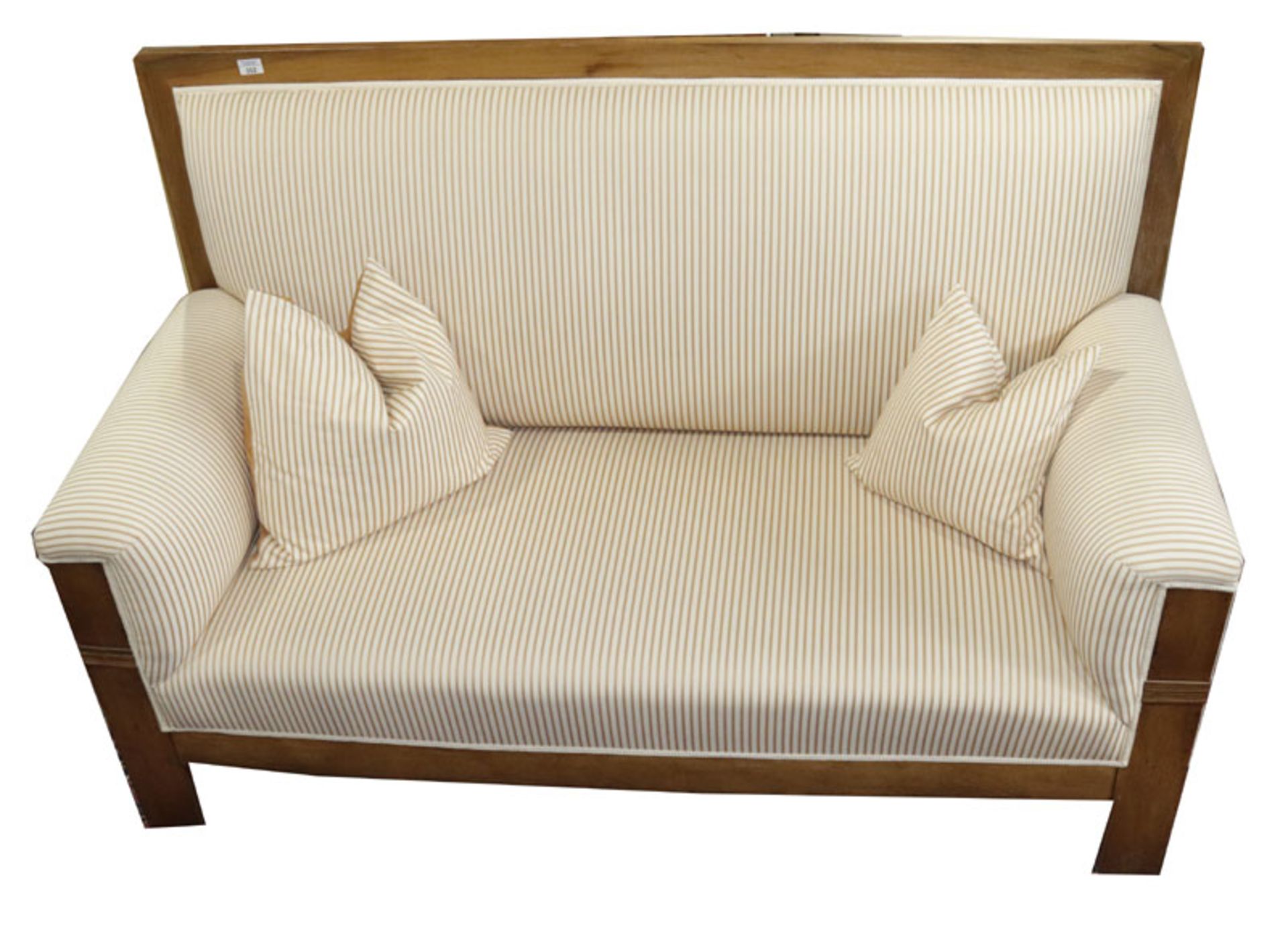 Sofa mit Holzrahmen, gepolstert und beige/braun gestreift bezogen, lose Kissen, H 107 cm, B 124