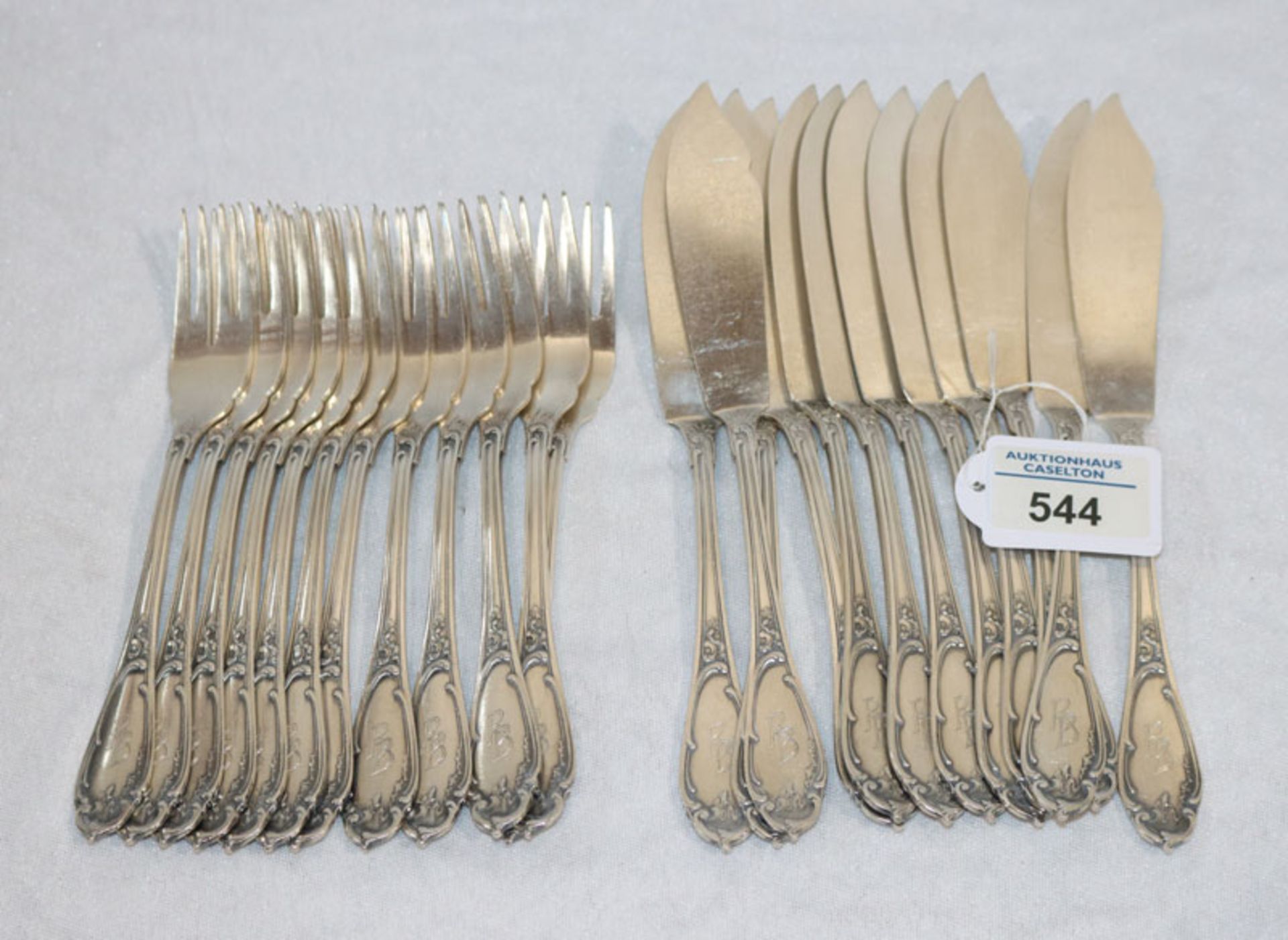 Fischbesteck, 800 Silber, 1195 gr., 12 Gabeln und 12 Messer mit Monogrammgravur RB, Gebrauchsspuren