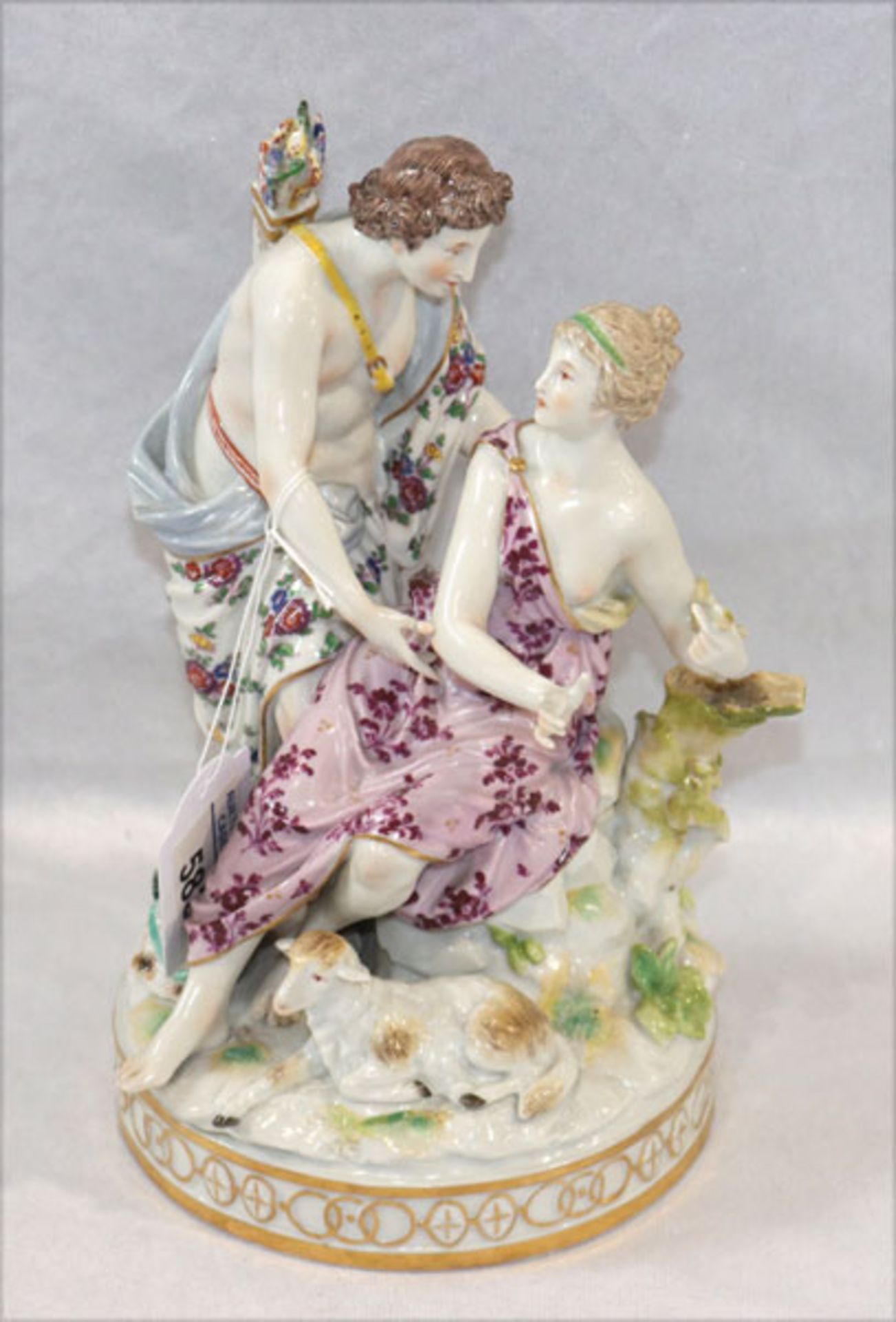 Porzellan Figurengruppe 'Amor mit Figurenpaar und Schaf', farbig bemalt, wohl Thüringen, H 21 cm,