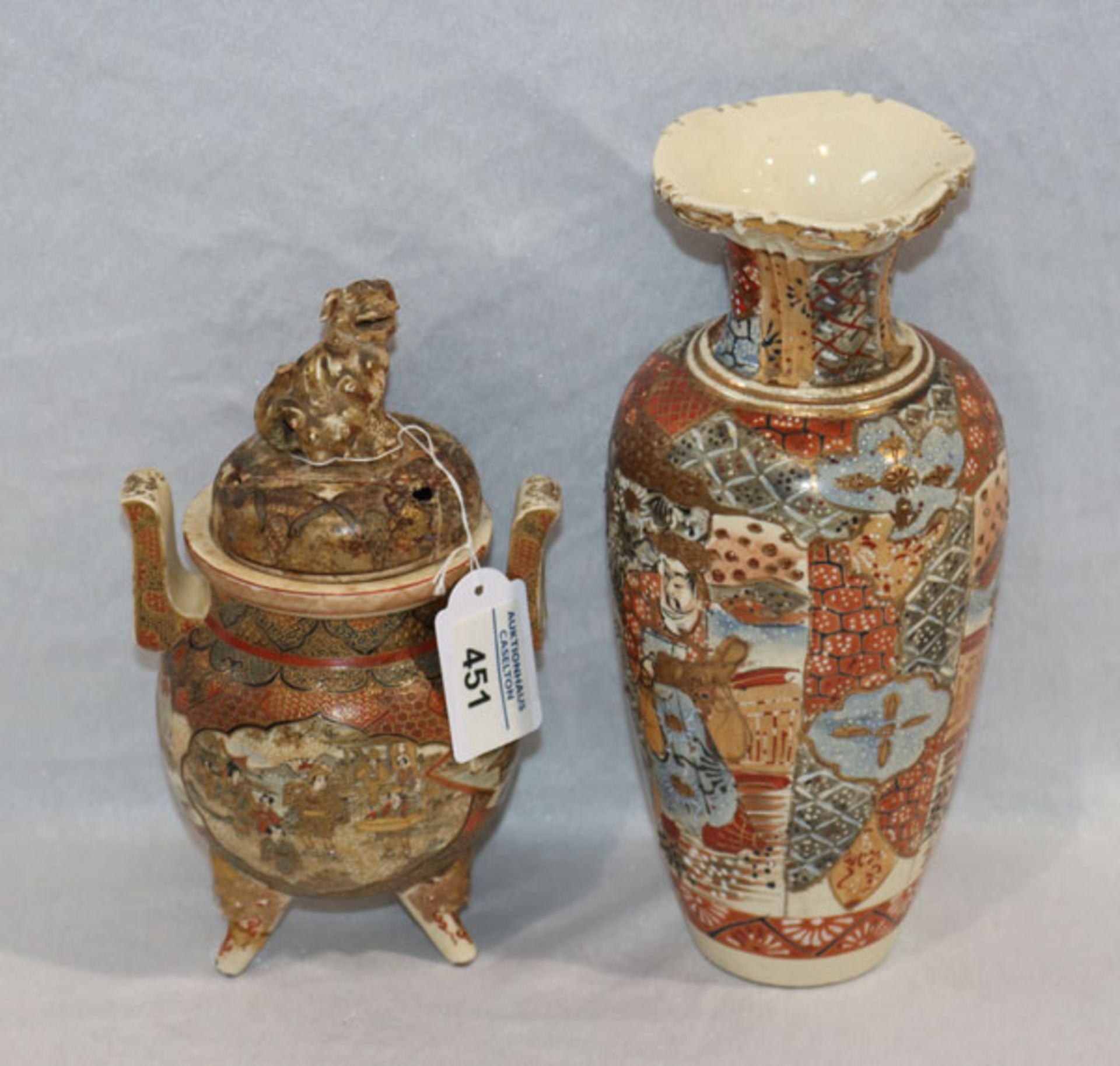 Chinesische Deckelvase und Vase mit feinem, figürlichem Dekor, H 20/24 cm, teils beschädigt und