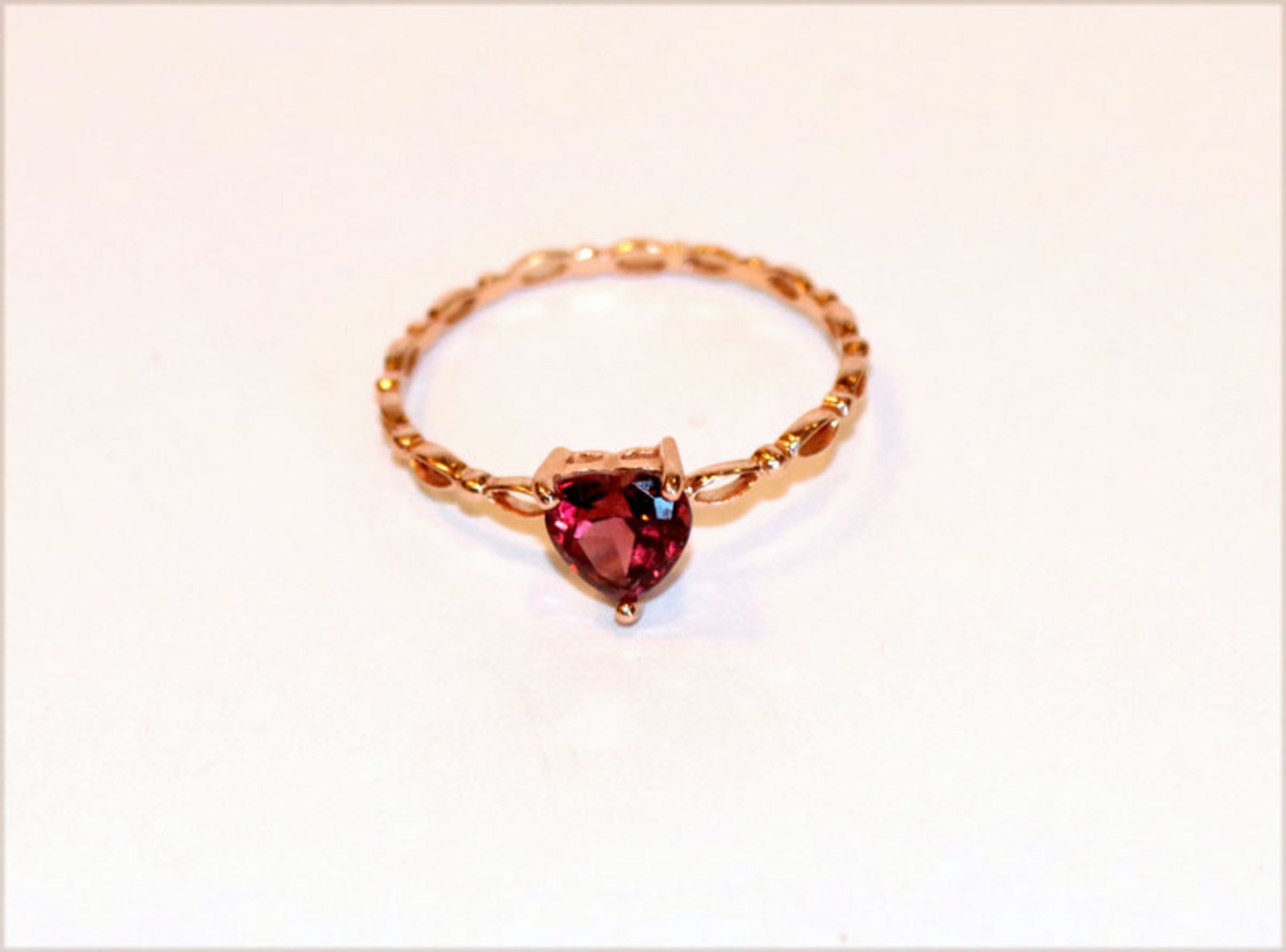 14 k Roségold Ring mit Granatherz, Gr. 57