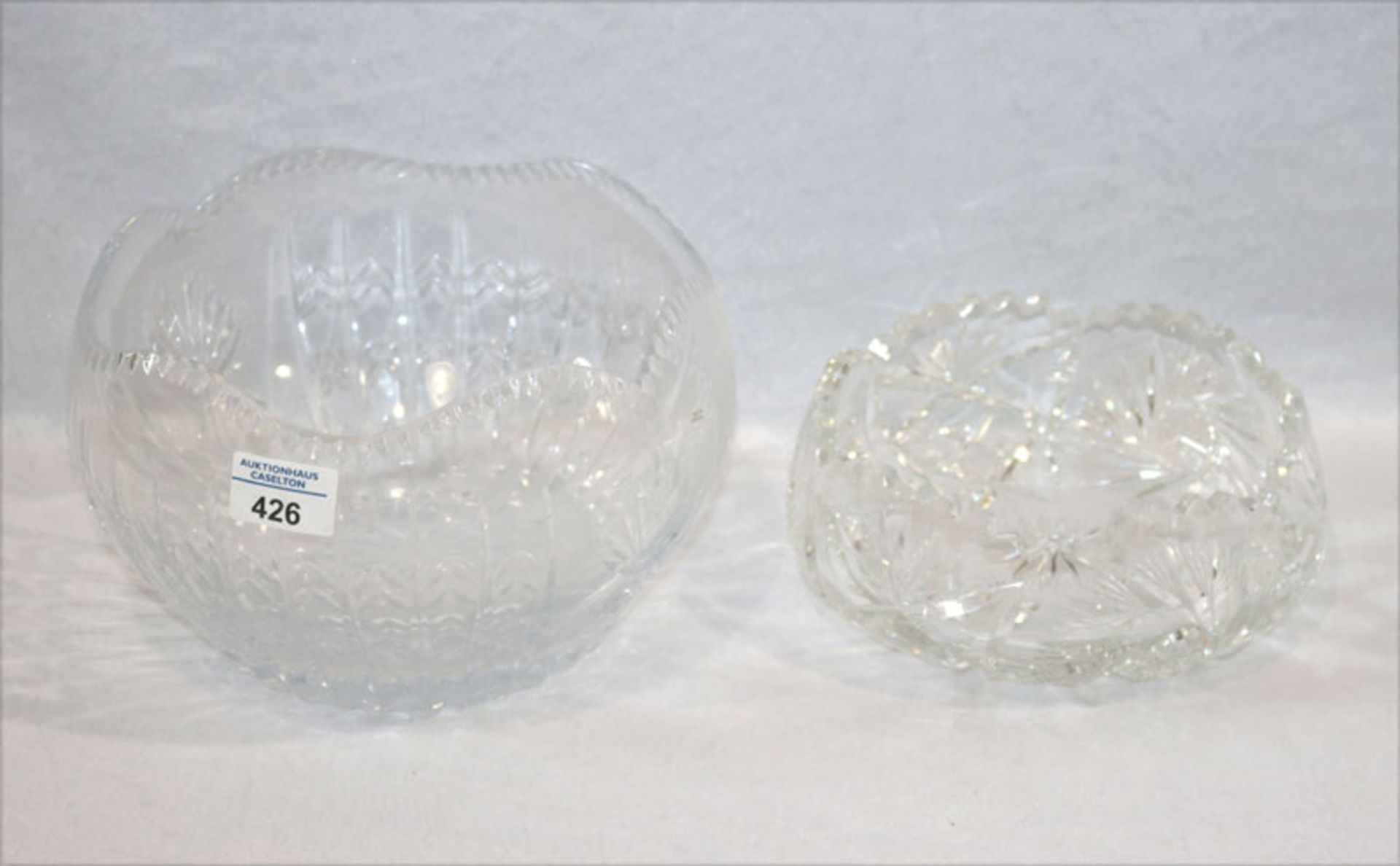 2 Bleikristall Schalen mit Schliffdekor, H 8/15 cm, D 20/24 cm, Gebrauchsspuren