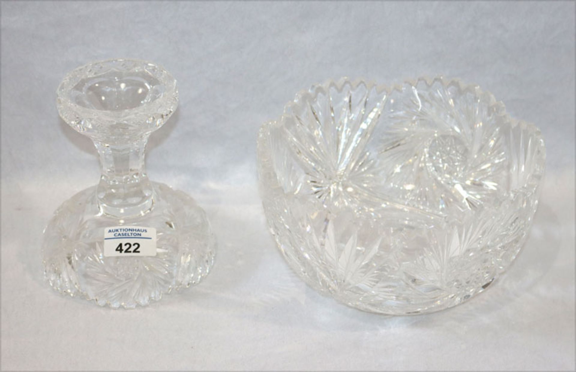 Kristallglasschale auf Fuß, 2-teilig, Schliffdekor, H 25,5 cm, D 21 cm, am Fuß bestossen