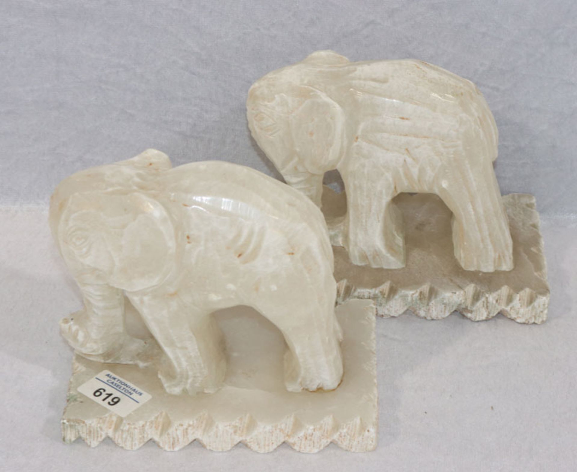 Paar Alabaster Tierskulpturen 'Elefanten', H 15 cm, B 12 cm, T 19 cm