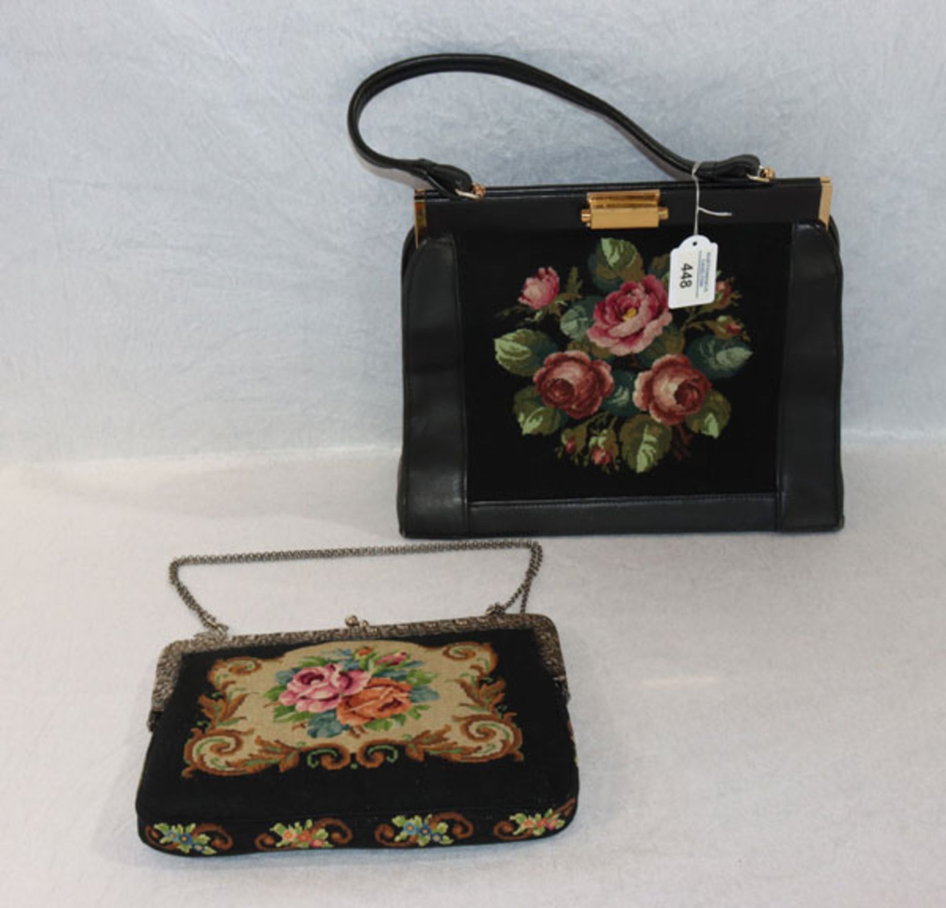 Damenhandtasche mit 800 Silberbügel und floraler Gobelinstickerei, 20 cm x 24 cm, und