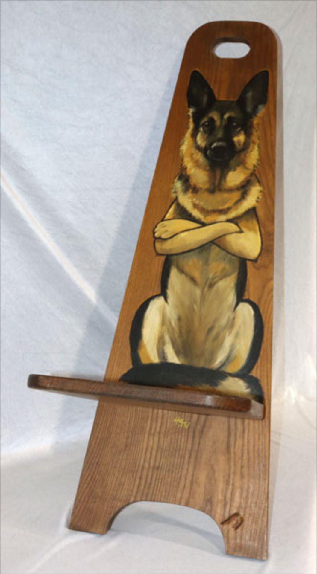 Holz Brettstuhl, Lehne mit Schäferhund bemalt, H 114 cm, B 34 cm, T 37 cm, Gebrauchsspuren