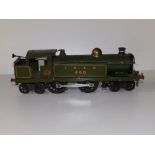 A Hornby clockwork O gauge LNER locomotive 460 in green livery, 10.5".