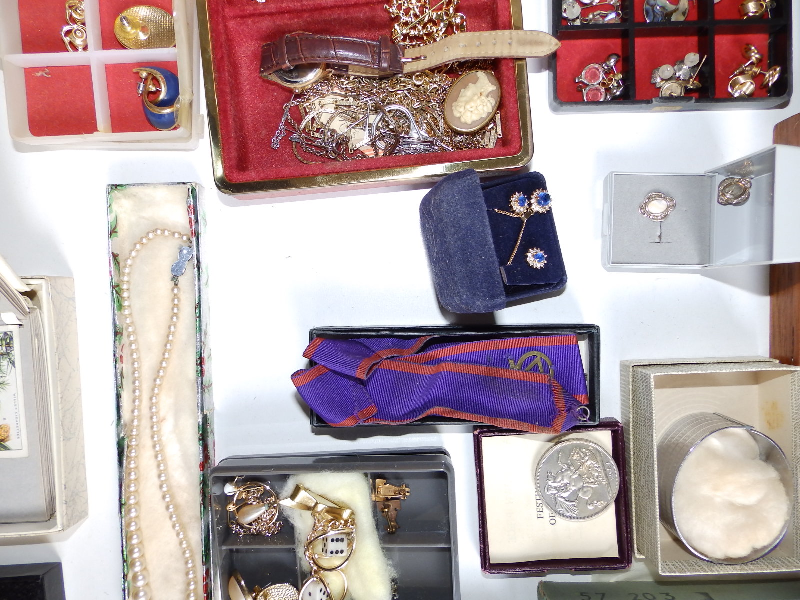 Various small boxes & cases of costume jewellery together with an EP spoon set. - Image 3 of 5