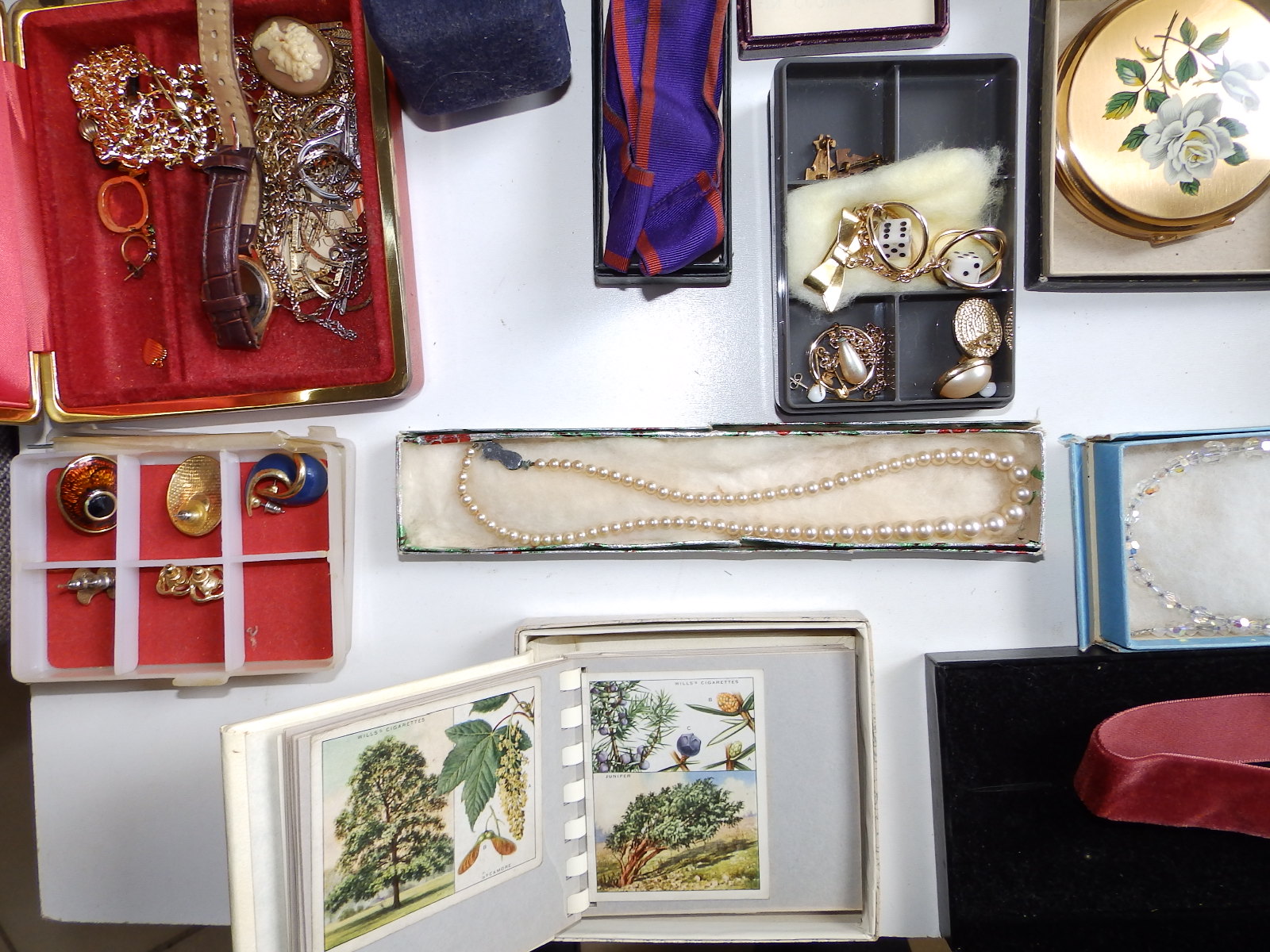 Various small boxes & cases of costume jewellery together with an EP spoon set. - Image 5 of 5
