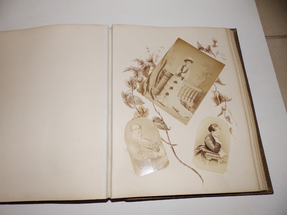 A Victorian scrap album, a smaller album containing 30 dried specimens of grasses, a family photo - Bild 5 aus 12