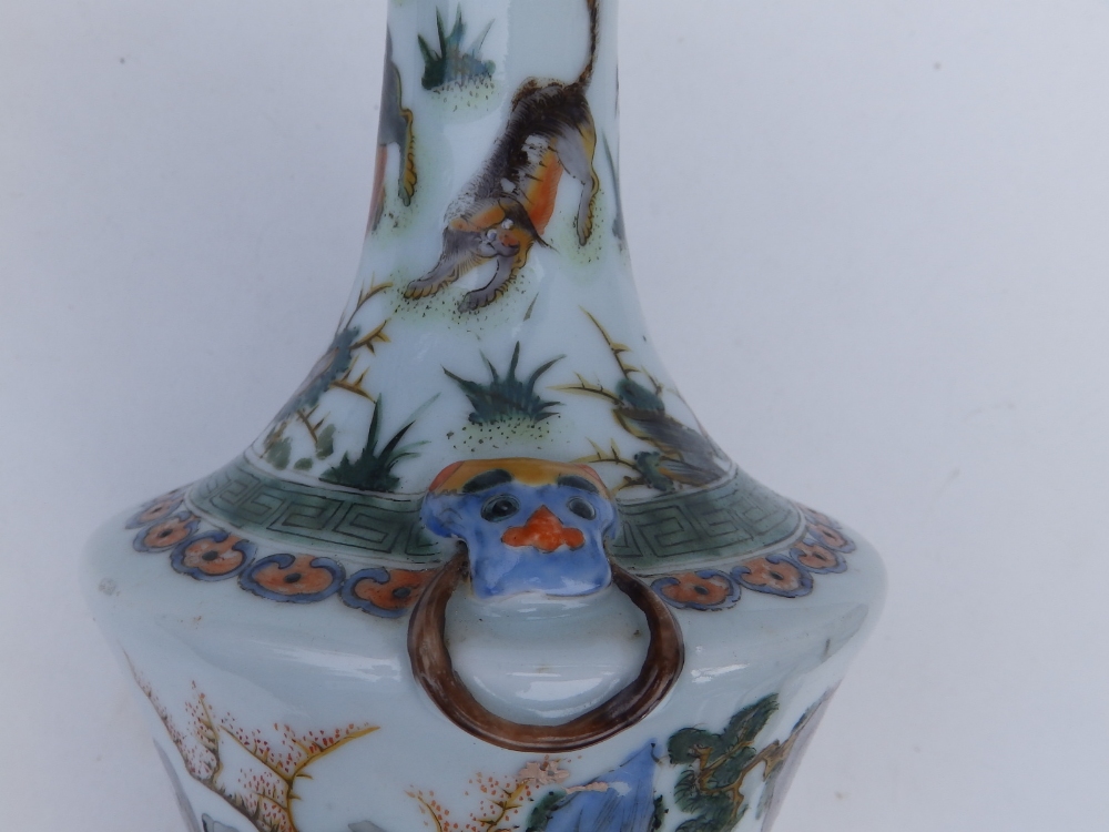 A Chinese famille verte porcelain bottle vase, having angular shoulders, decorated with an - Image 4 of 7