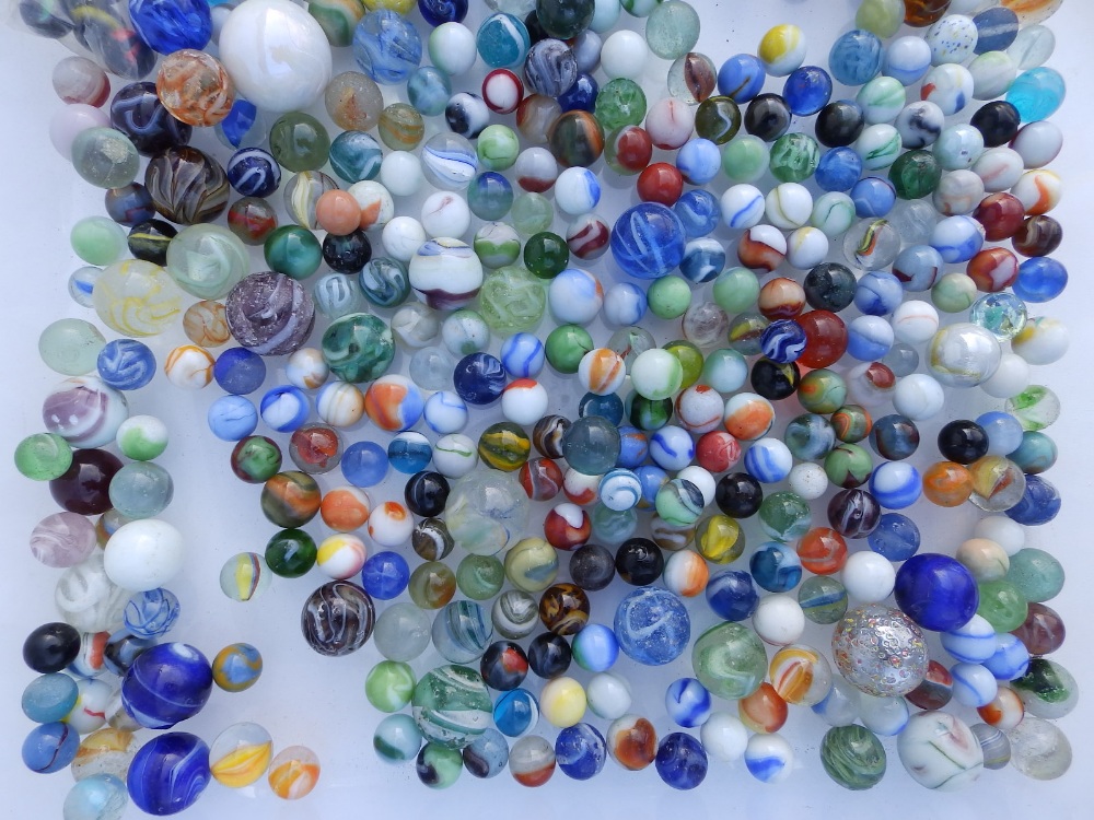 A large quantity of marbles - some old. - Image 3 of 3