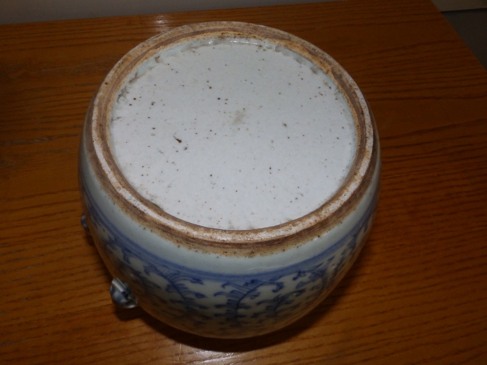 A 19thC Chinese blue & white porcelain covered jar painted overall scrollwork, 8.5" high - a/f and a - Image 6 of 6